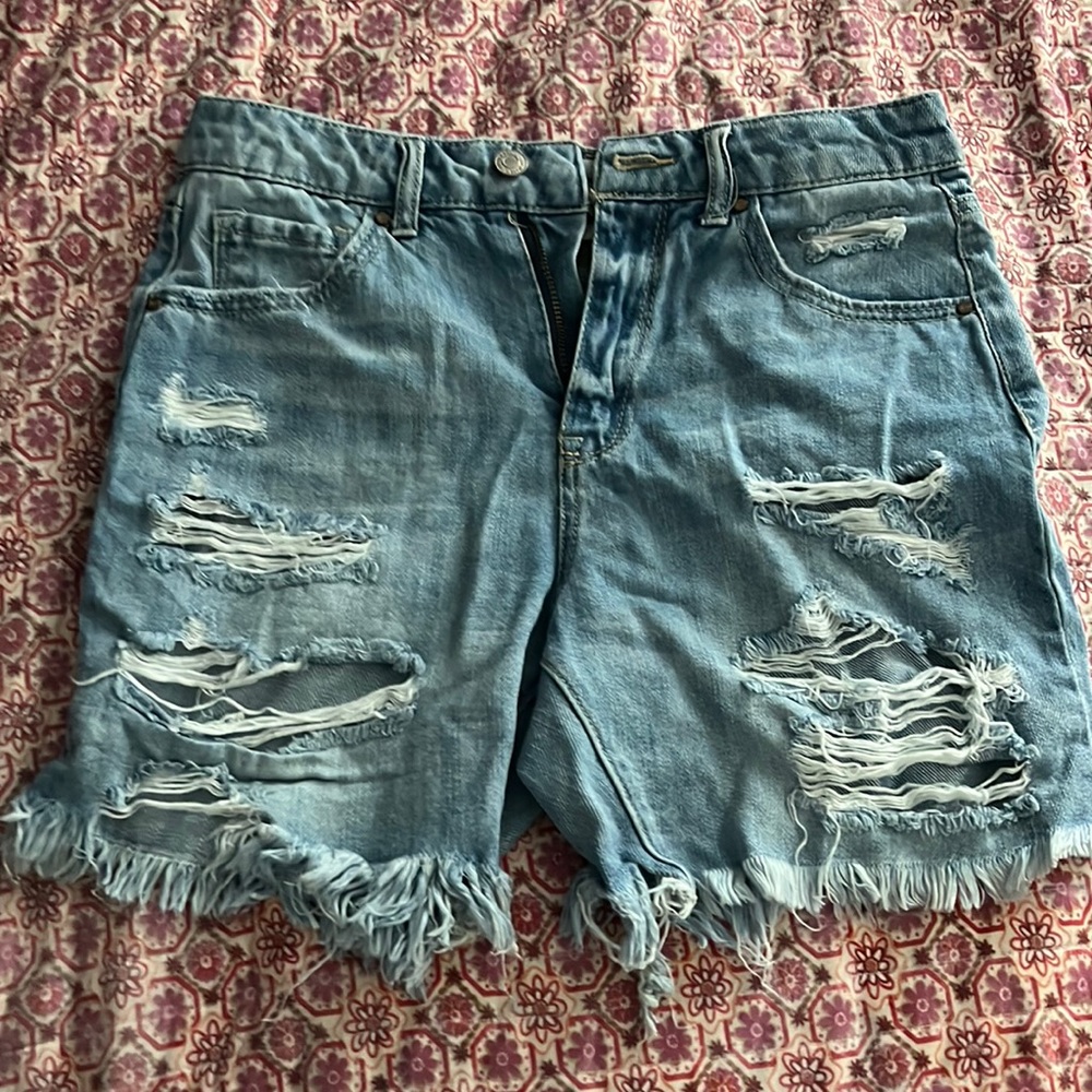 DENIM MID THIGH SHORTS LIGHT WASH